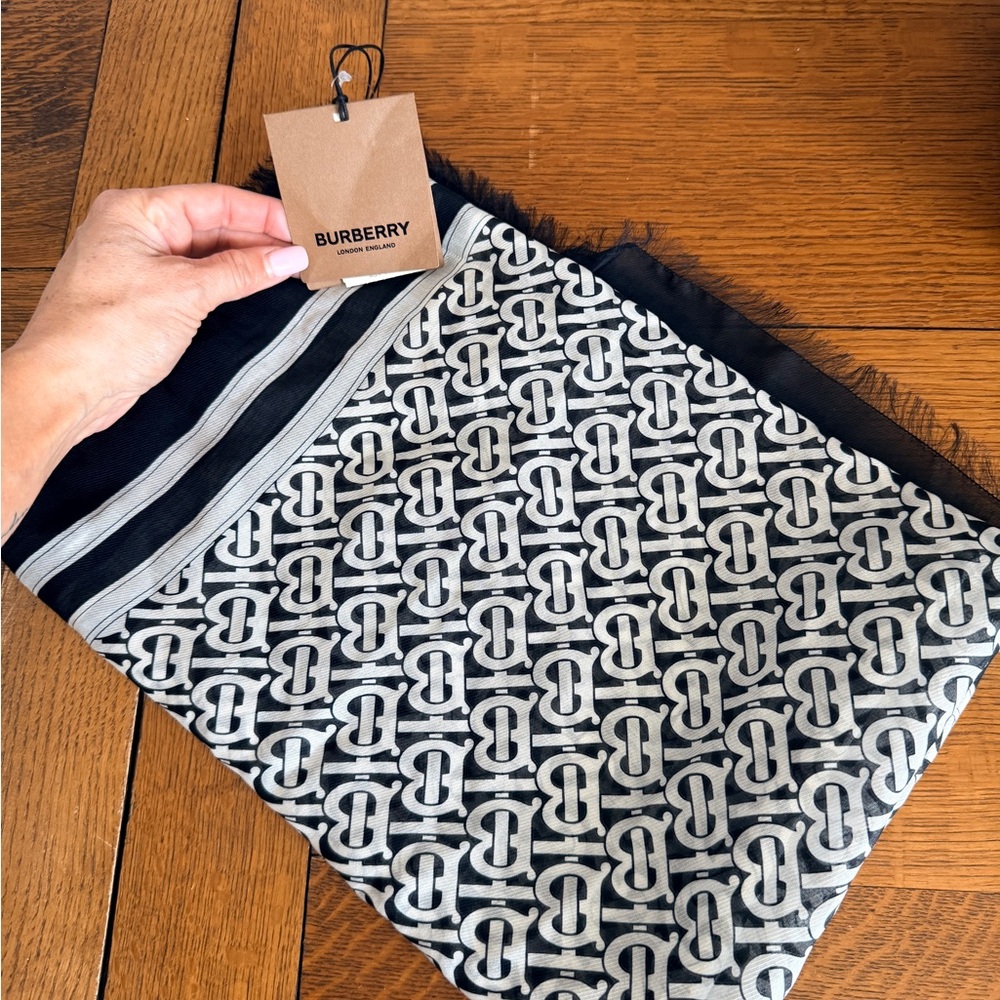 Burberry Black and White Scarf